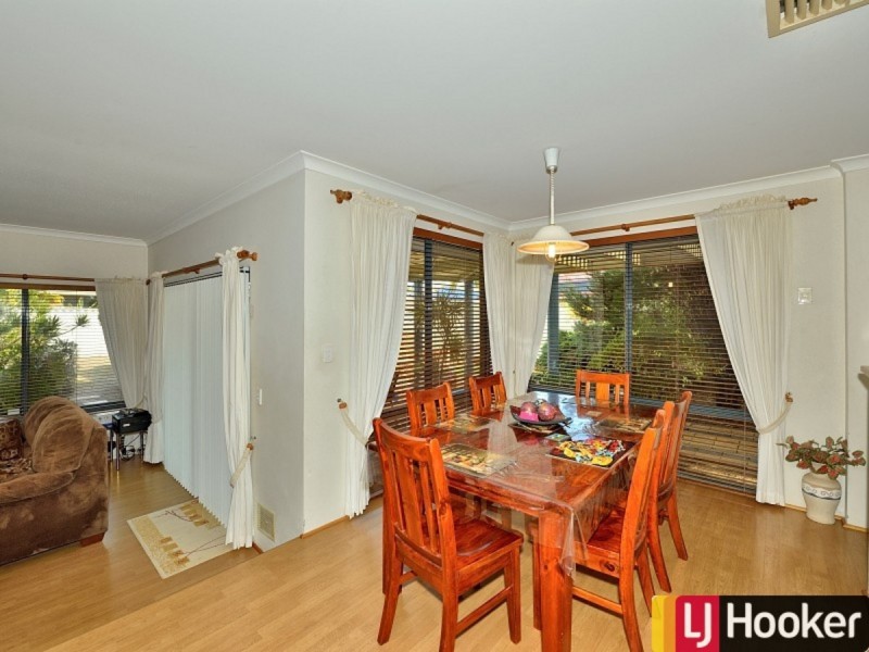 7 Suncrest Meander, Meadow Springs WA 6210