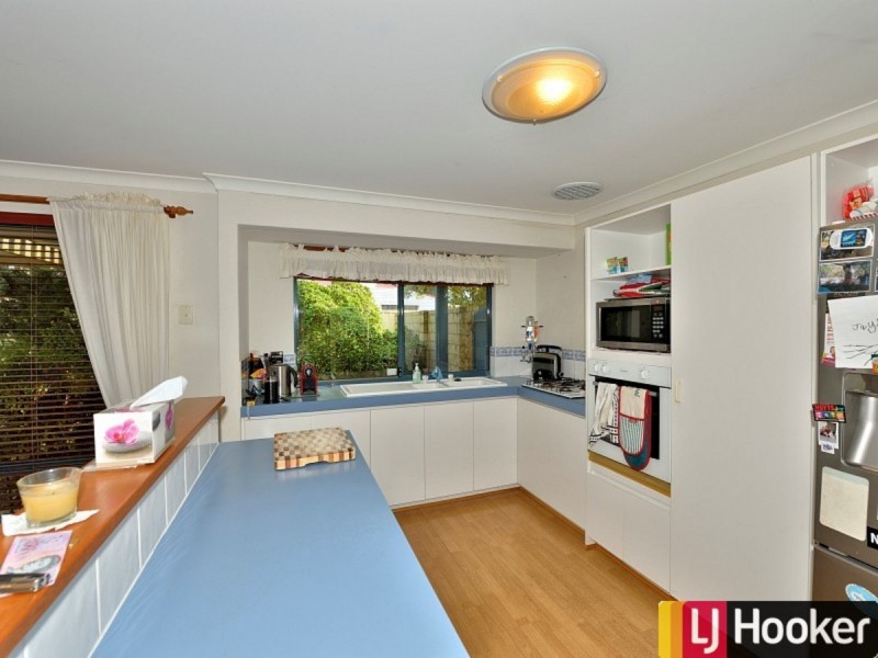 7 Suncrest Meander, Meadow Springs WA 6210