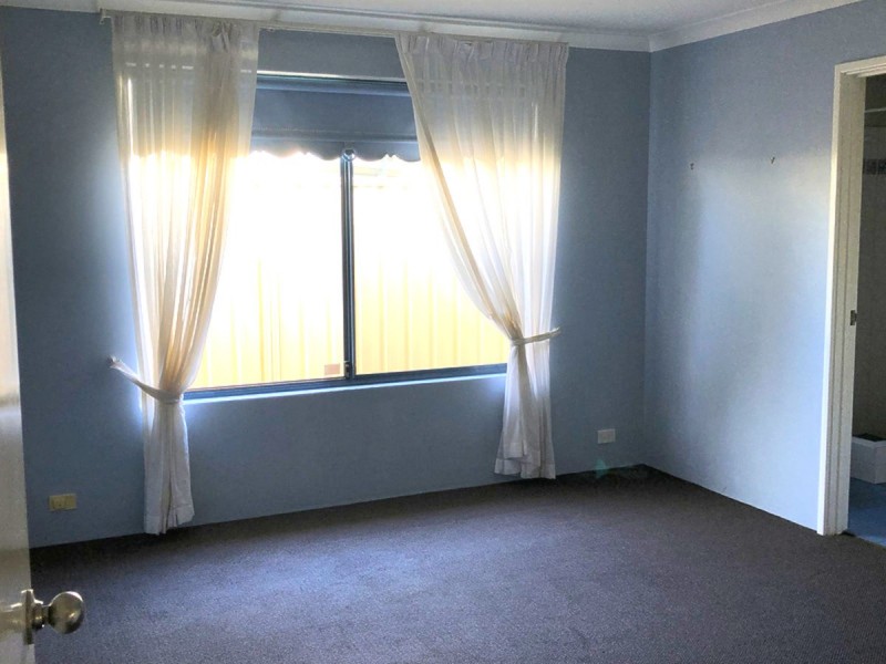 7 Suncrest Meander, Meadow Springs WA 6210