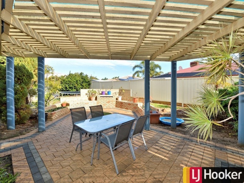 7 Suncrest Meander, Meadow Springs WA 6210