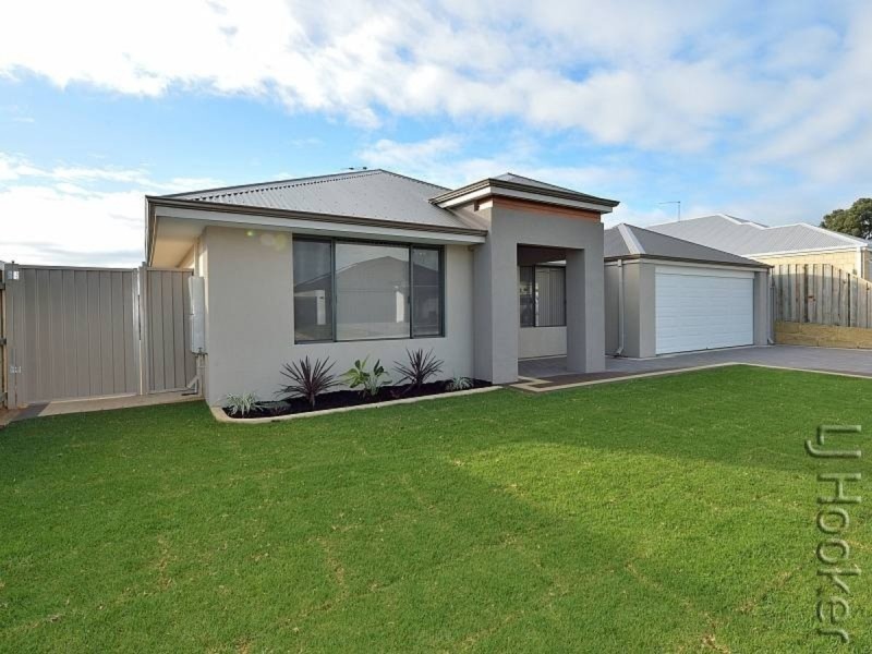 10 Jennerae Bend, Halls Head WA 6210