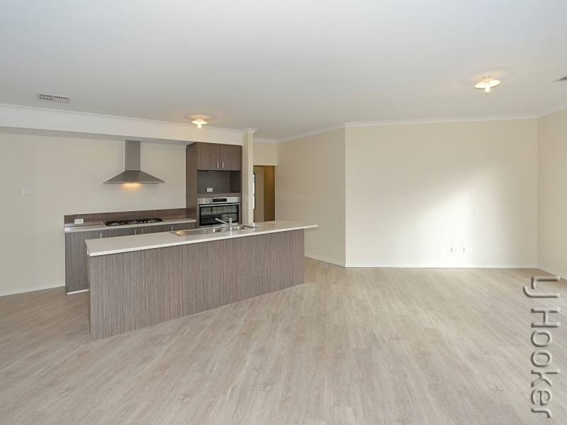 10 Jennerae Bend, Halls Head WA 6210