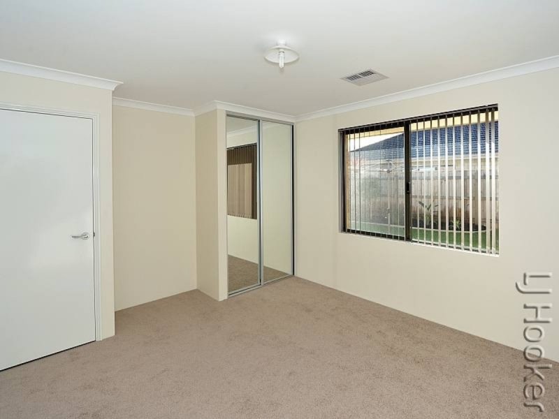 10 Jennerae Bend, Halls Head WA 6210