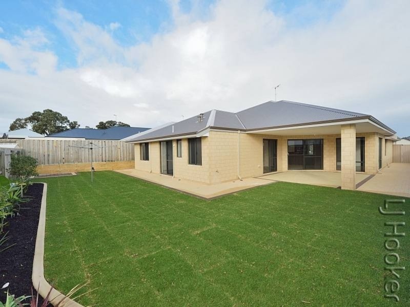 10 Jennerae Bend, Halls Head WA 6210