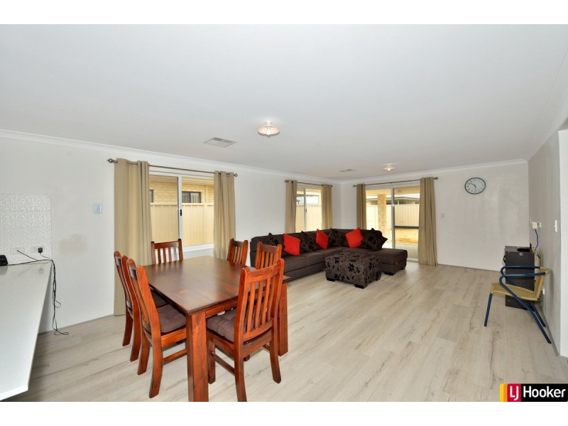 5 Sandals Way, Meadow Springs WA 6210