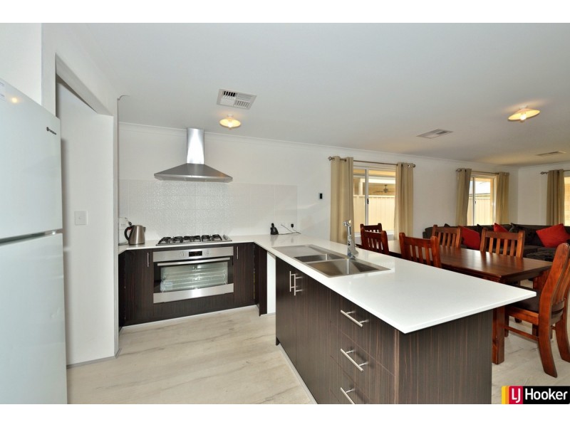 5 Sandals Way, Meadow Springs WA 6210