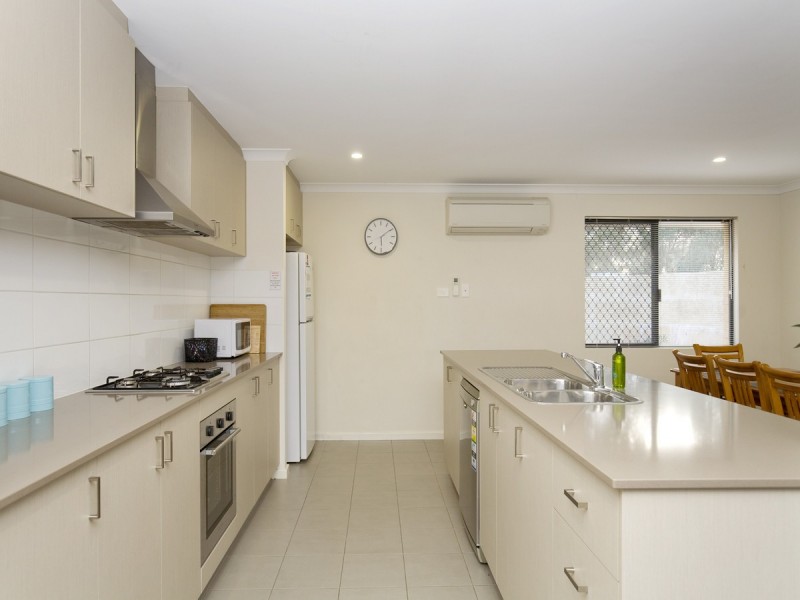 37 Rochdale Circle, Meadow Springs WA 6210