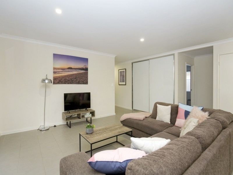 37 Rochdale Circle, Meadow Springs WA 6210