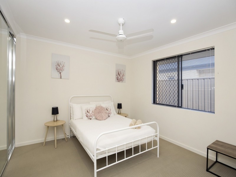 37 Rochdale Circle, Meadow Springs WA 6210