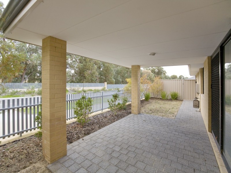 37 Rochdale Circle, Meadow Springs WA 6210