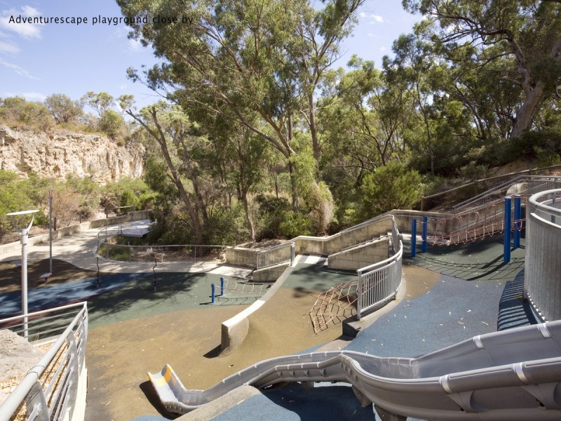 37 Rochdale Circle, Meadow Springs WA 6210