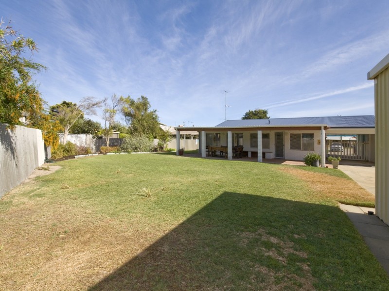 7 Pallas Way, San Remo WA 6210