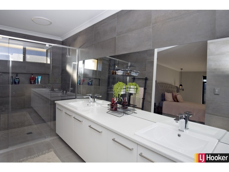 29 Worlington Loop, Meadow Springs WA 6210