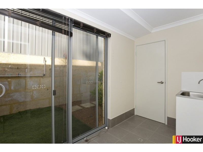 25 Clarendon Circuit, Lakelands WA 6180