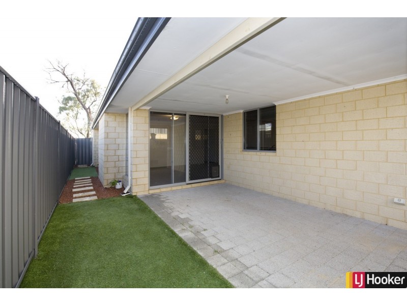 25 Clarendon Circuit, Lakelands WA 6180