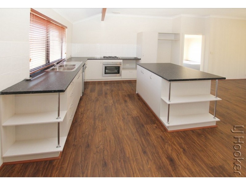 16 Eliza Pass, Madora Bay WA 6210