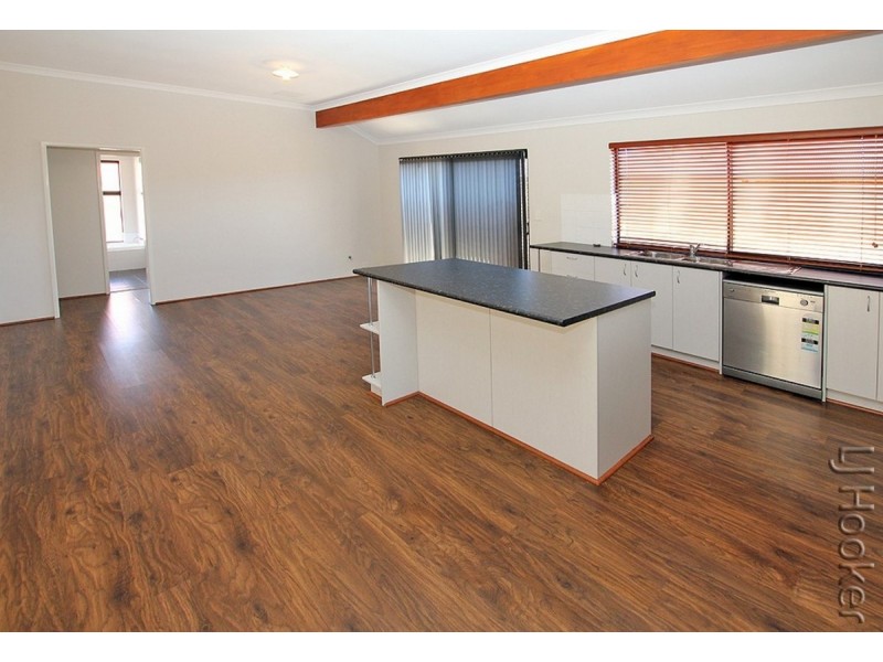 16 Eliza Pass, Madora Bay WA 6210