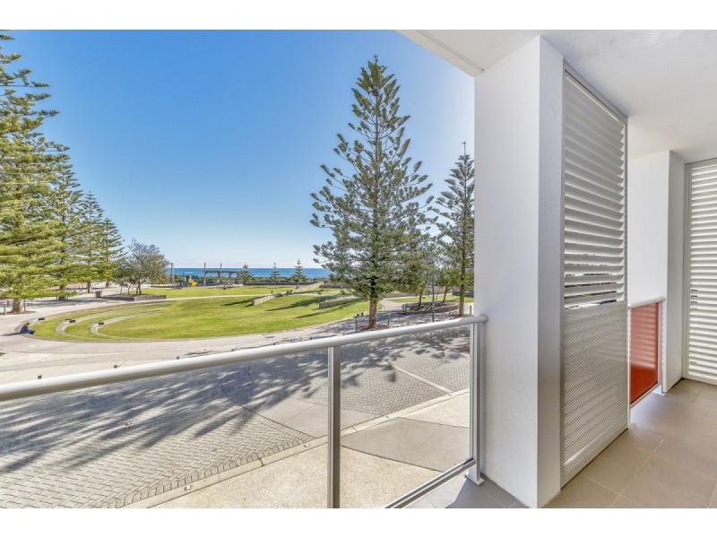 15/150 Boardwalk Boulevard, Halls Head WA 6210