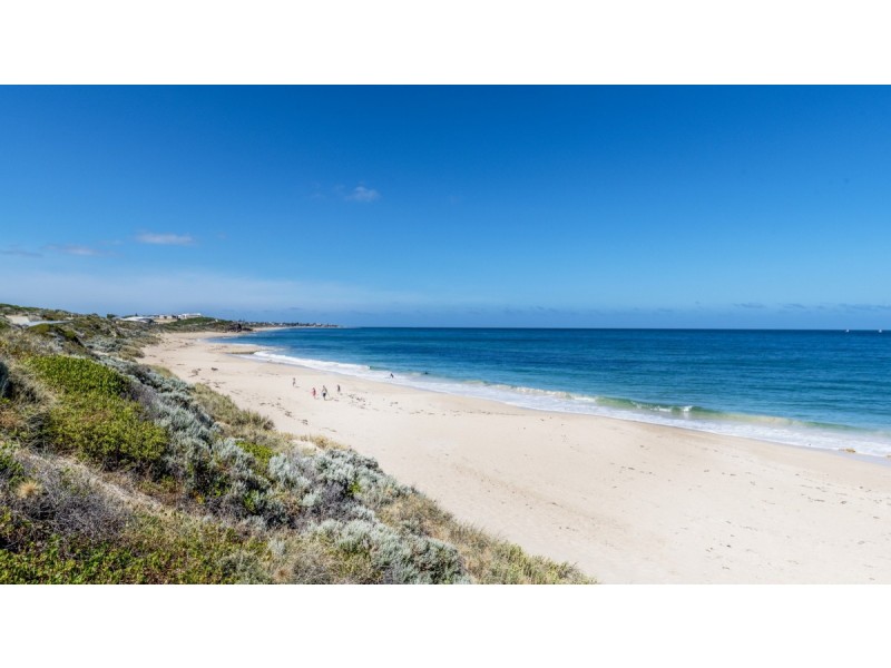 15/150 Boardwalk Boulevard, Halls Head WA 6210