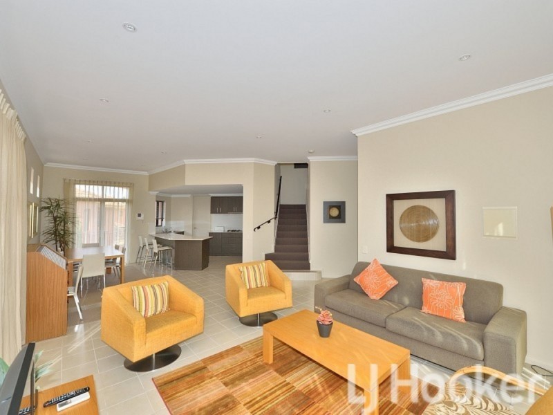 15/2 The Pass, Dawesville WA 6211