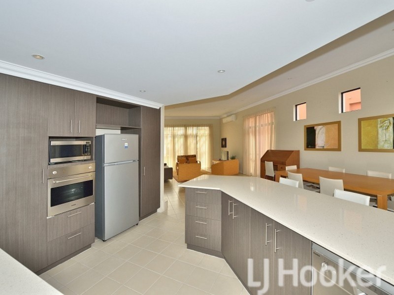 15/2 The Pass, Dawesville WA 6211