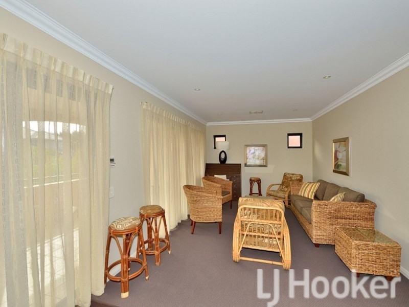 15/2 The Pass, Dawesville WA 6211