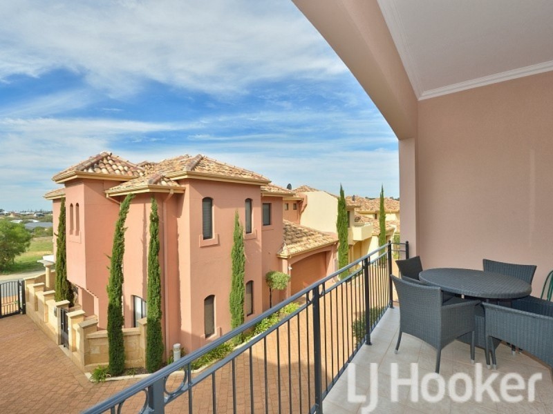 15/2 The Pass, Dawesville WA 6211