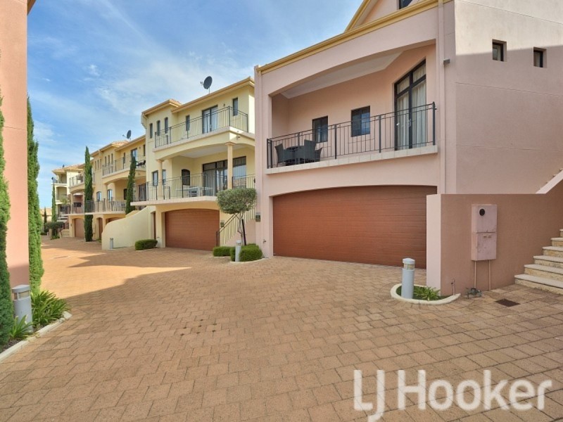 15/2 The Pass, Dawesville WA 6211