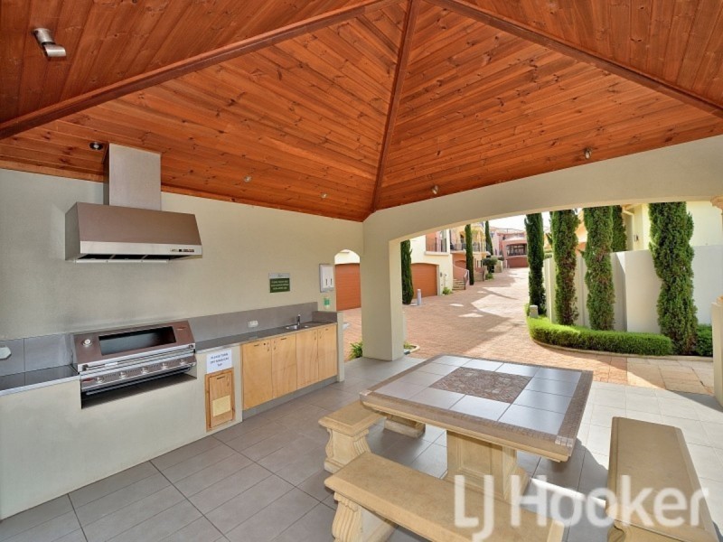 15/2 The Pass, Dawesville WA 6211