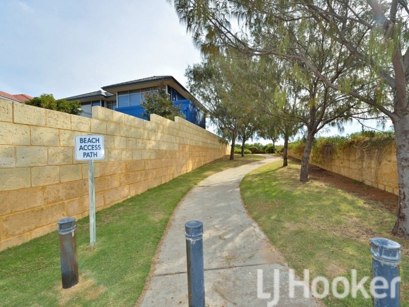 15/2 The Pass, Dawesville WA 6211