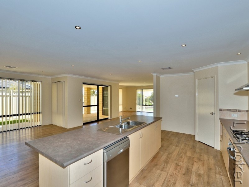 48 Cawana Parkway, Lakelands WA 6180