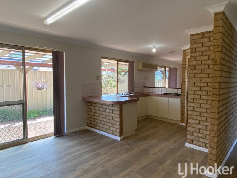 1/16 Mippi Road, Halls Head WA 6210