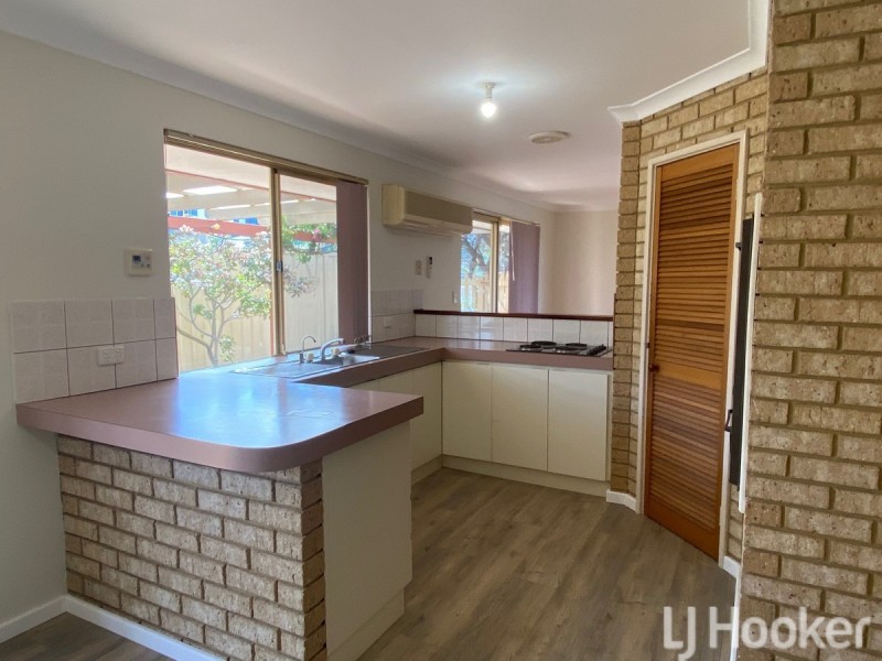 1/16 Mippi Road, Halls Head WA 6210