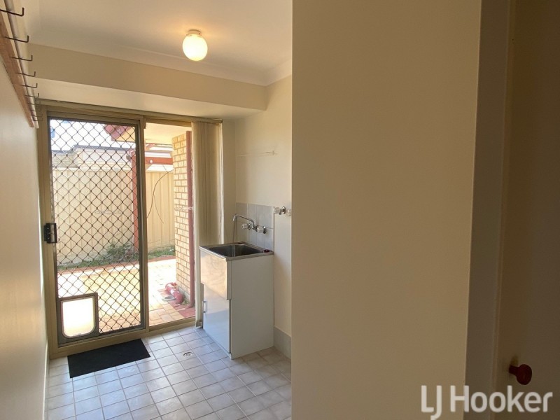 1/16 Mippi Road, Halls Head WA 6210