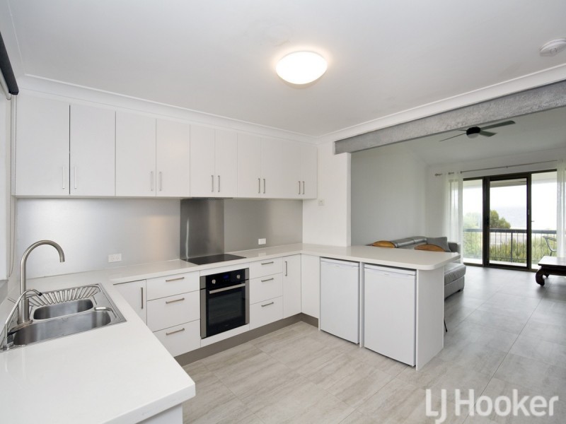 11/24 Halls Head Parade, Halls Head WA 6210