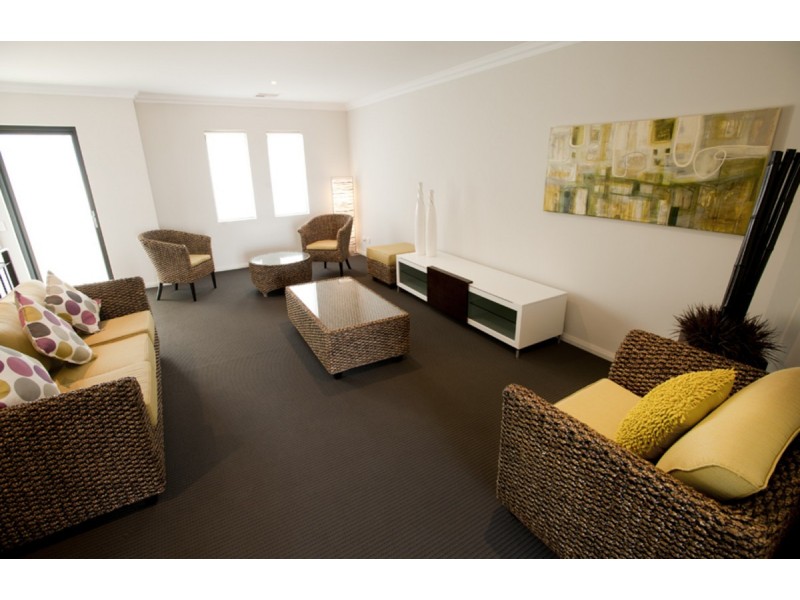 14/2 The Pass, Dawesville WA 6211