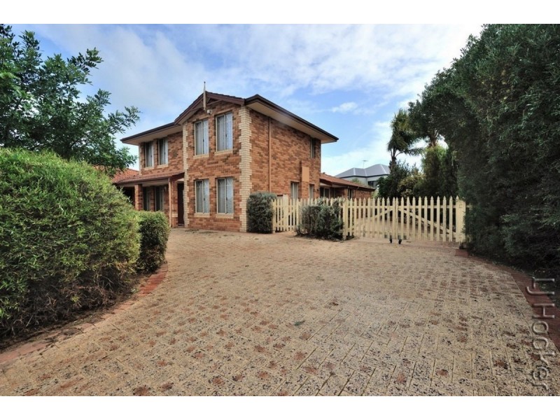 84 Ronsard Drive, San Remo WA 6210