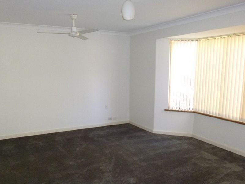 35 Elderberry Circle, Halls Head WA 6210