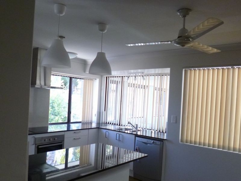 35 Elderberry Circle, Halls Head WA 6210