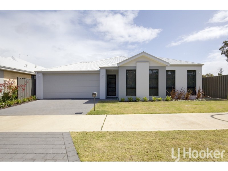 104 Lakewood Parkway, Coodanup WA 6210