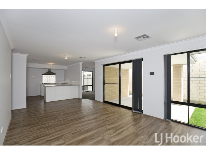 104 Lakewood Parkway, Coodanup WA 6210