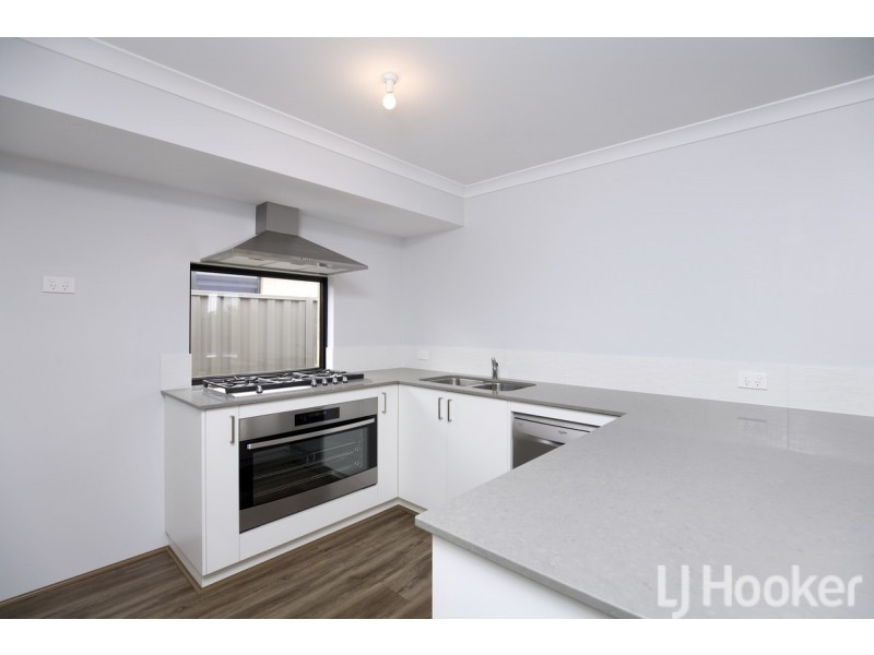 104 Lakewood Parkway, Coodanup WA 6210