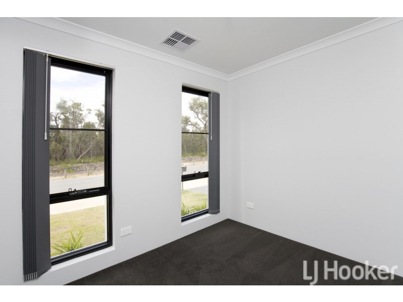 104 Lakewood Parkway, Coodanup WA 6210