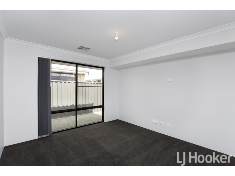 104 Lakewood Parkway, Coodanup WA 6210