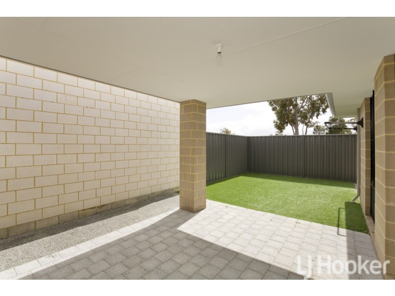 104 Lakewood Parkway, Coodanup WA 6210
