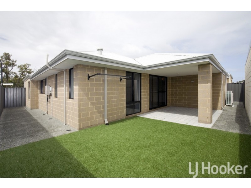 104 Lakewood Parkway, Coodanup WA 6210