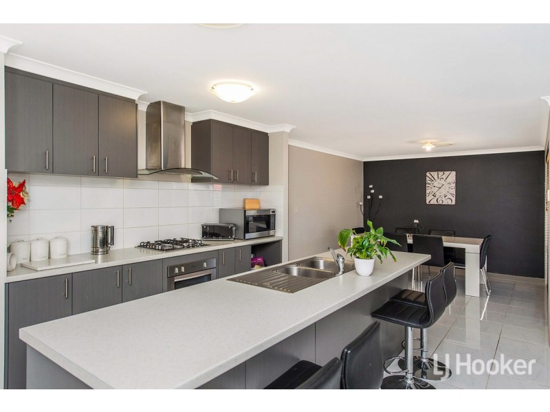 322 Pebble Beach Boulevard, Meadow Springs WA 6210