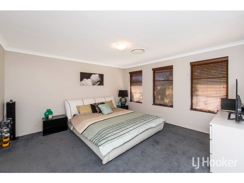 322 Pebble Beach Boulevard, Meadow Springs WA 6210