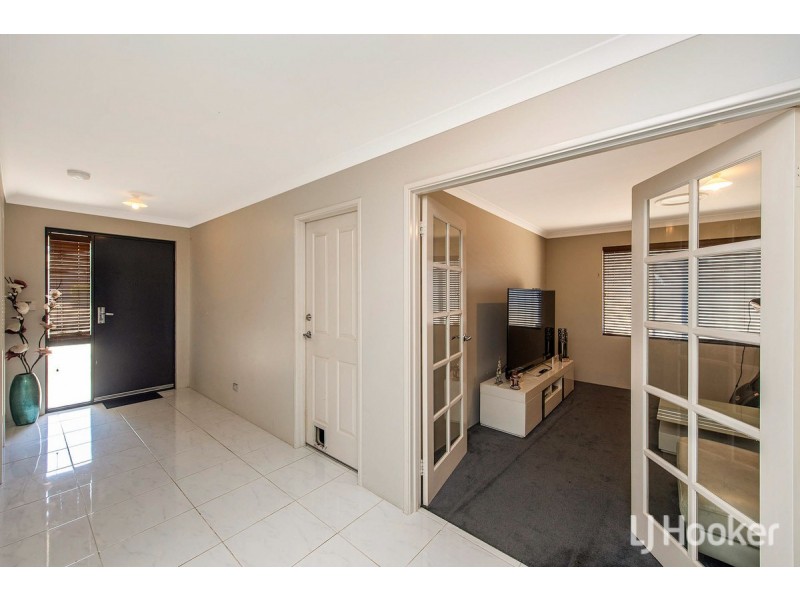 322 Pebble Beach Boulevard, Meadow Springs WA 6210