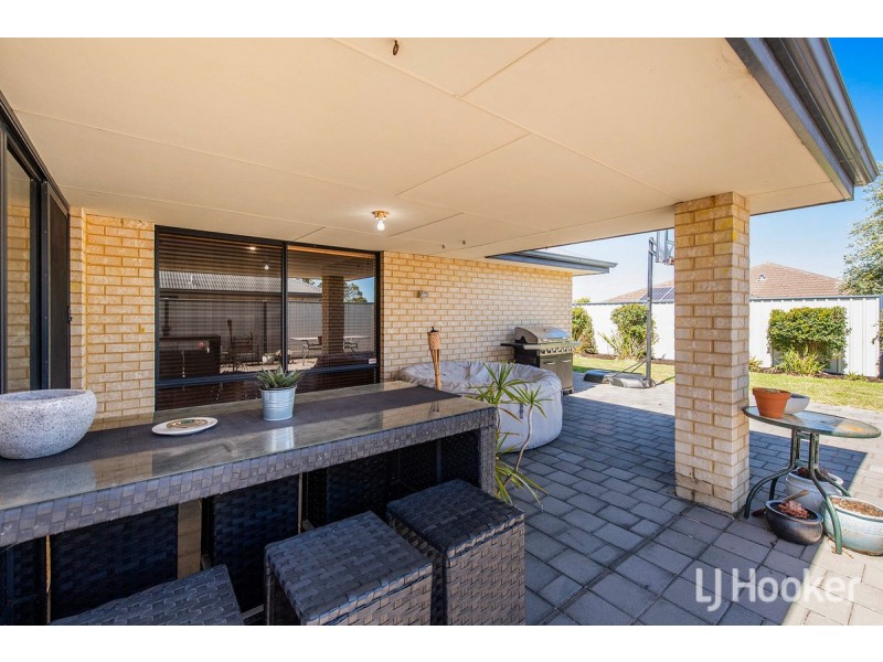 322 Pebble Beach Boulevard, Meadow Springs WA 6210